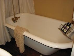 1925 Clawfoot Tub