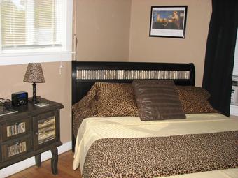 Cottonwood Hotel Room_5