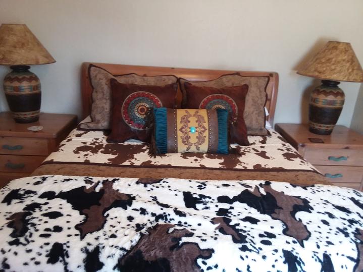 Cottonwood Hotel Suite 2